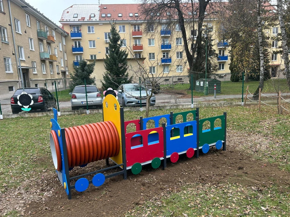 Vláček s tunelem a 3 vagóny