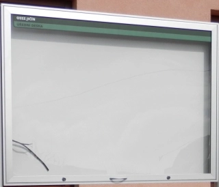 Vitrína H40 18 x A4  výklopná