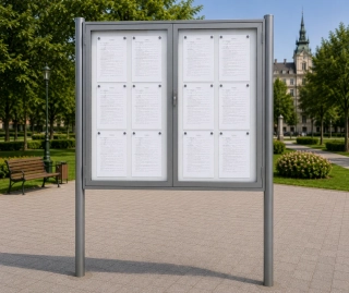 Oboustranná dvoukřídlá venkovní informační vitrína DH80 24×A4 se sloupky